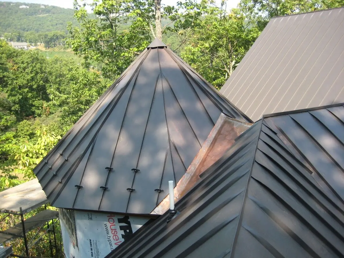 Professional Roof Tarp Installation by Craftsman Roofing in Twin Rivers